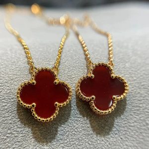 Clover Pendant Carnelian Necklace