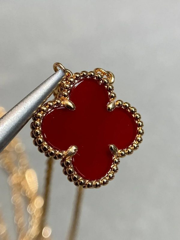 Clover Pendant Carnelian Necklace