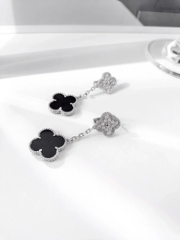 Clover 2 Motifs Silver Diamond Onyx Earrings