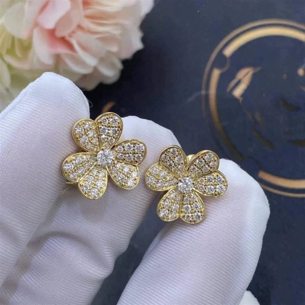 Frivole Gold Flower Diamond Earrings